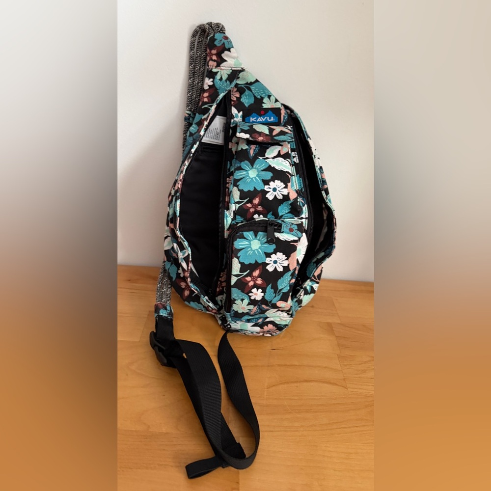 Kavu Floral Pattern Rope Sling Bag - Picture 3 of 17